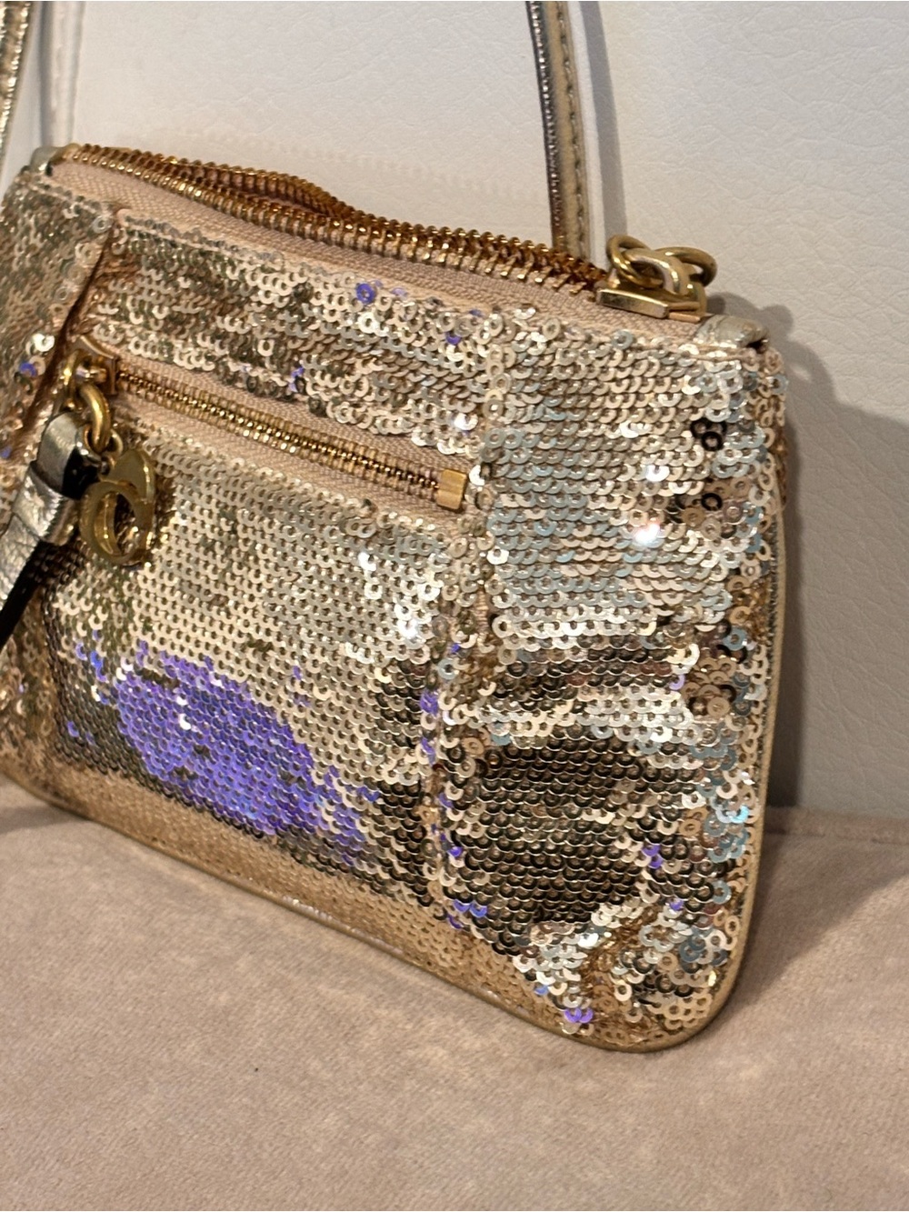 COACH Poppy Rare Vintage Gold Sequin Small Wristlet - Picture 5 of 12